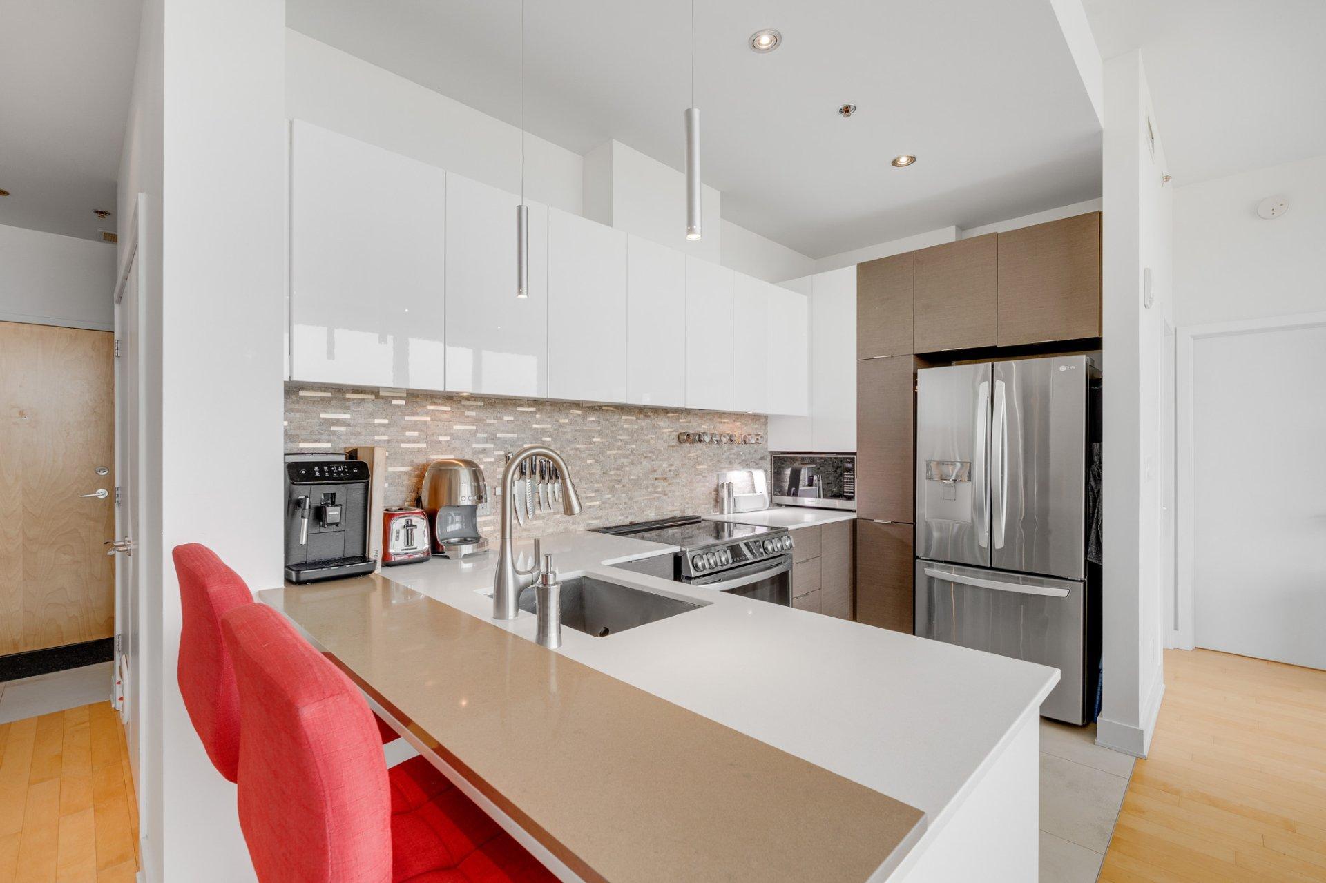 









185


Rue Laurier

, 1503,
Gatineau (Hull),




QC
J8X0B2

