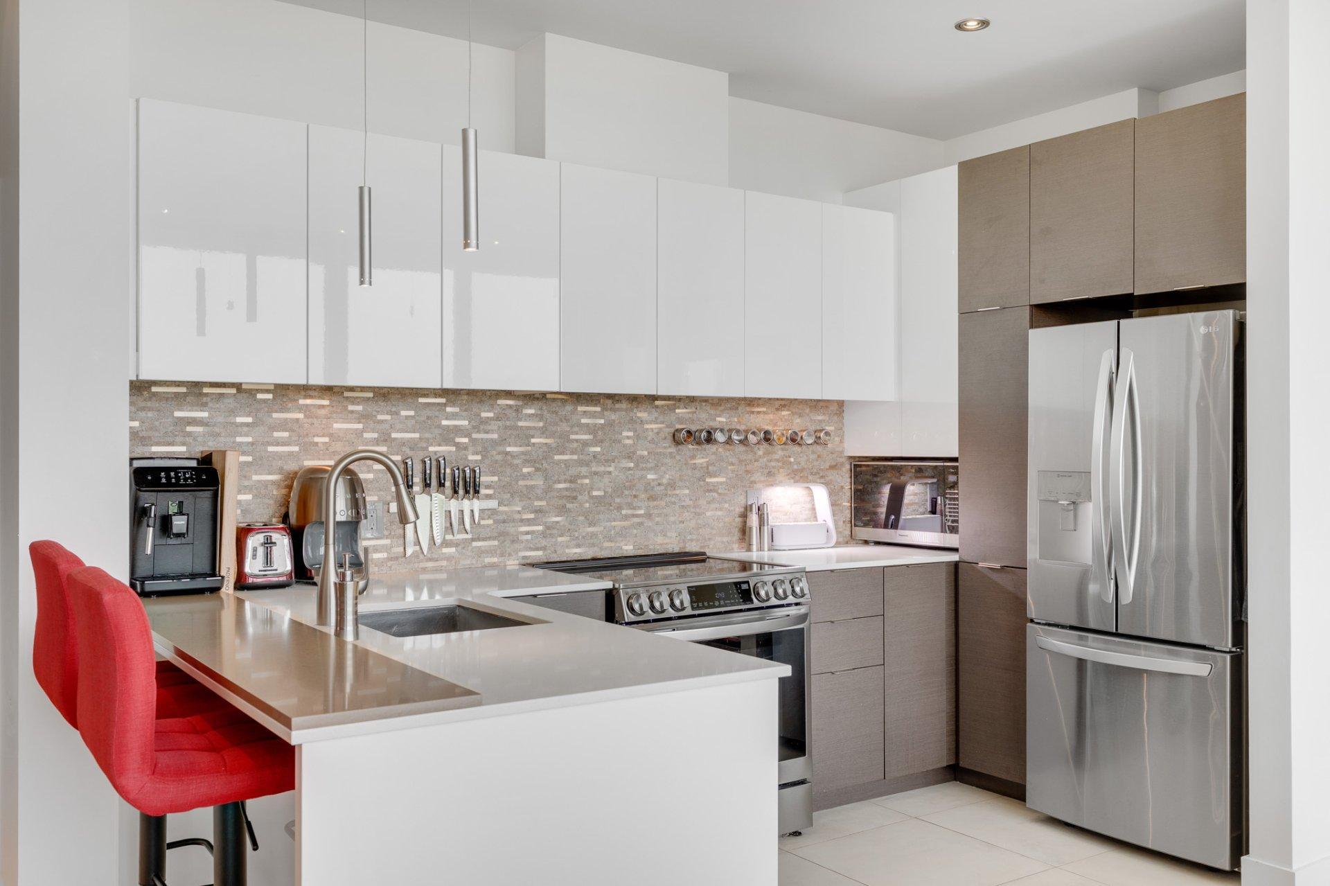 









185


Rue Laurier

, 1503,
Gatineau (Hull),




QC
J8X0B2

