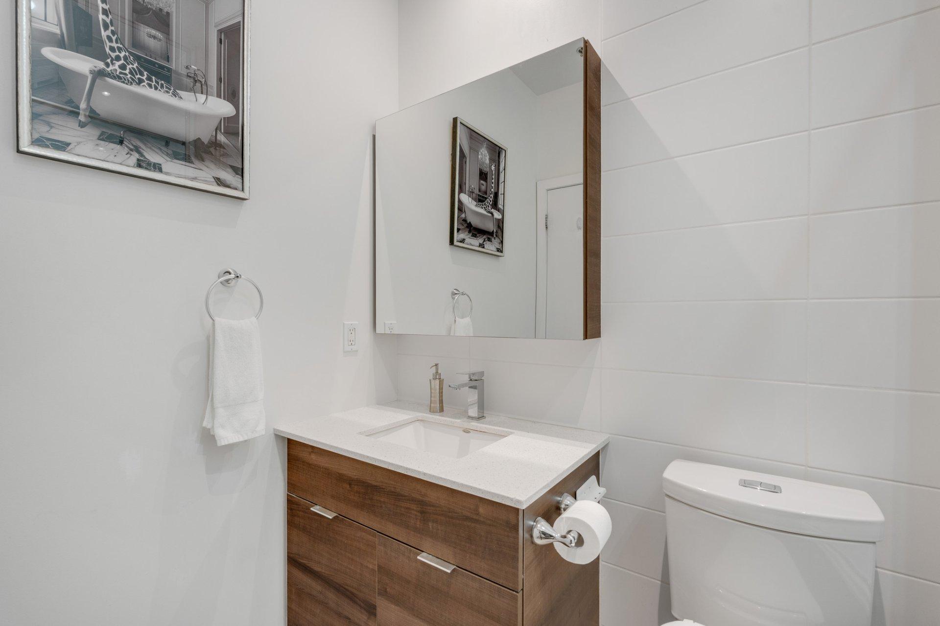 









185


Rue Laurier

, 1503,
Gatineau (Hull),




QC
J8X0B2

