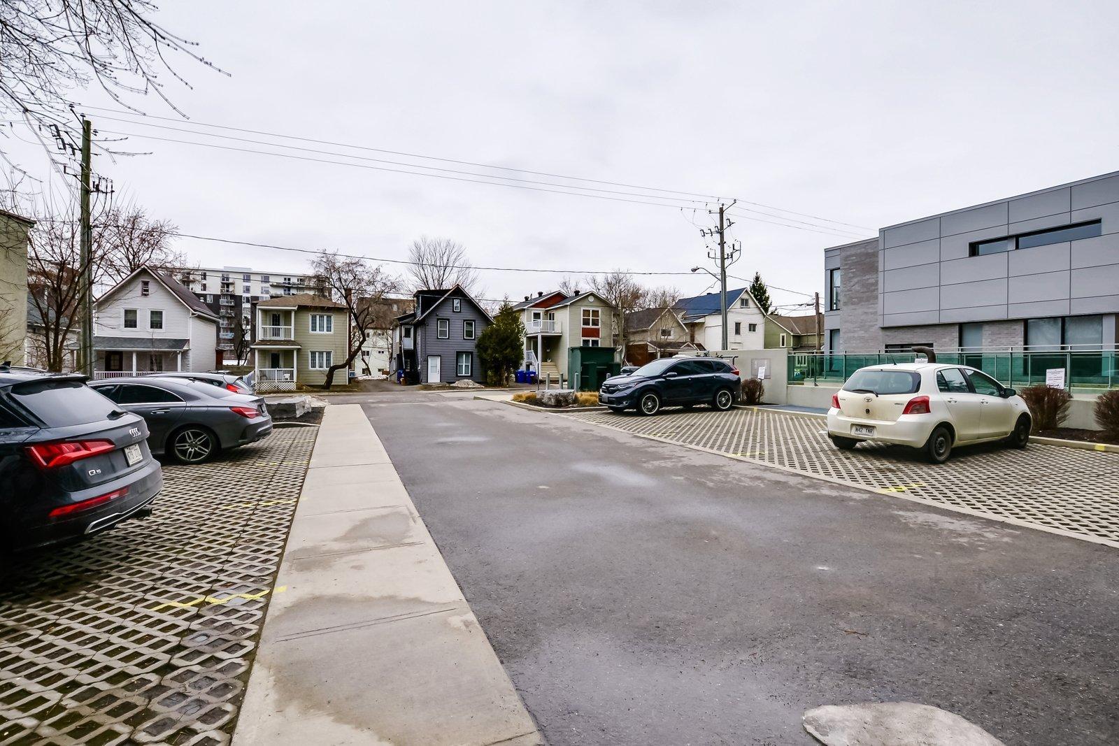 









185


Rue Laurier

, 1503,
Gatineau (Hull),




QC
J8X0B2

