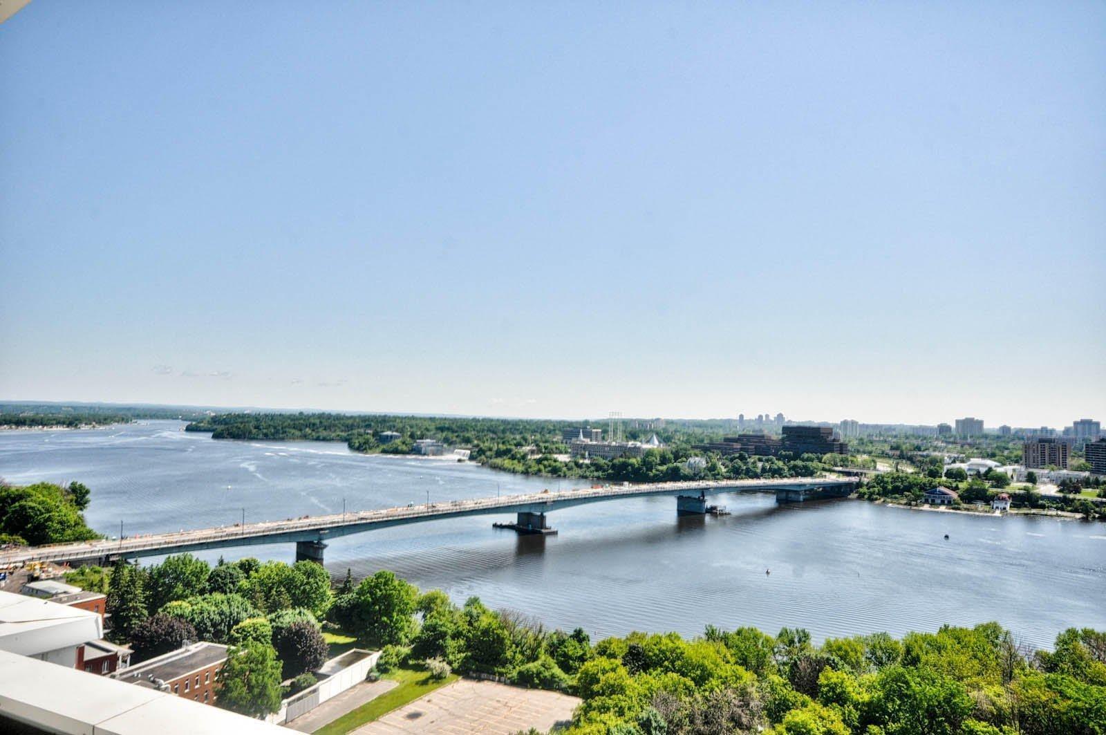 









185


Rue Laurier

, 1503,
Gatineau (Hull),




QC
J8X0B2


