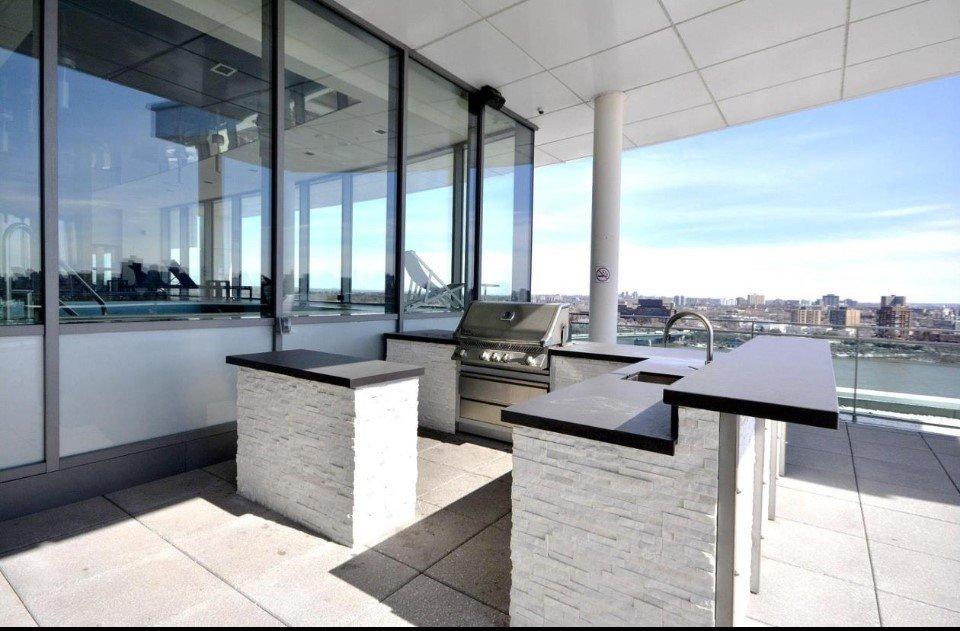 









185


Rue Laurier

, 1503,
Gatineau (Hull),




QC
J8X0B2

