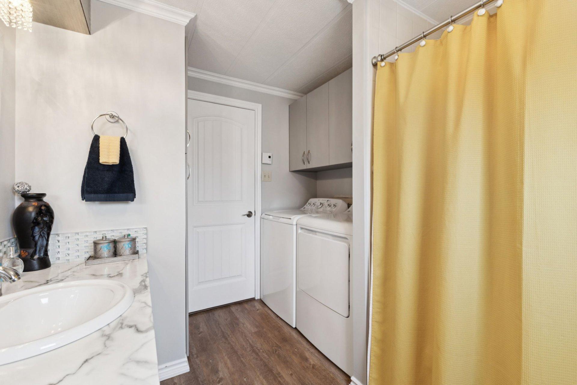 









43


10e Avenue O.

,
Gatineau (Gatineau),




QC
J8T6X9


