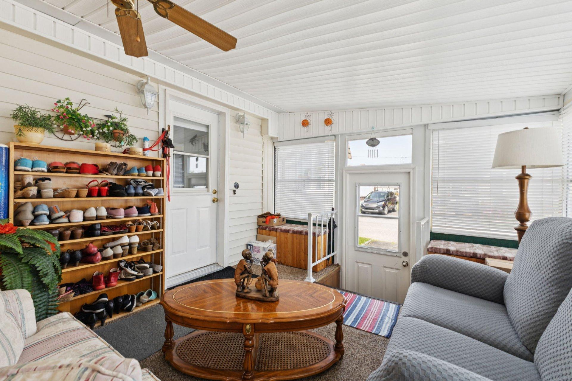









43


10e Avenue O.

,
Gatineau (Gatineau),




QC
J8T6X9

