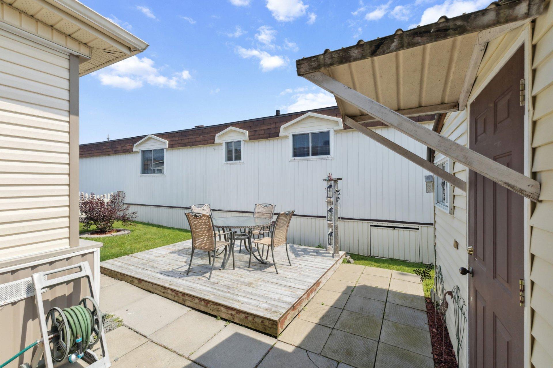 









43


10e Avenue O.

,
Gatineau (Gatineau),




QC
J8T6X9

