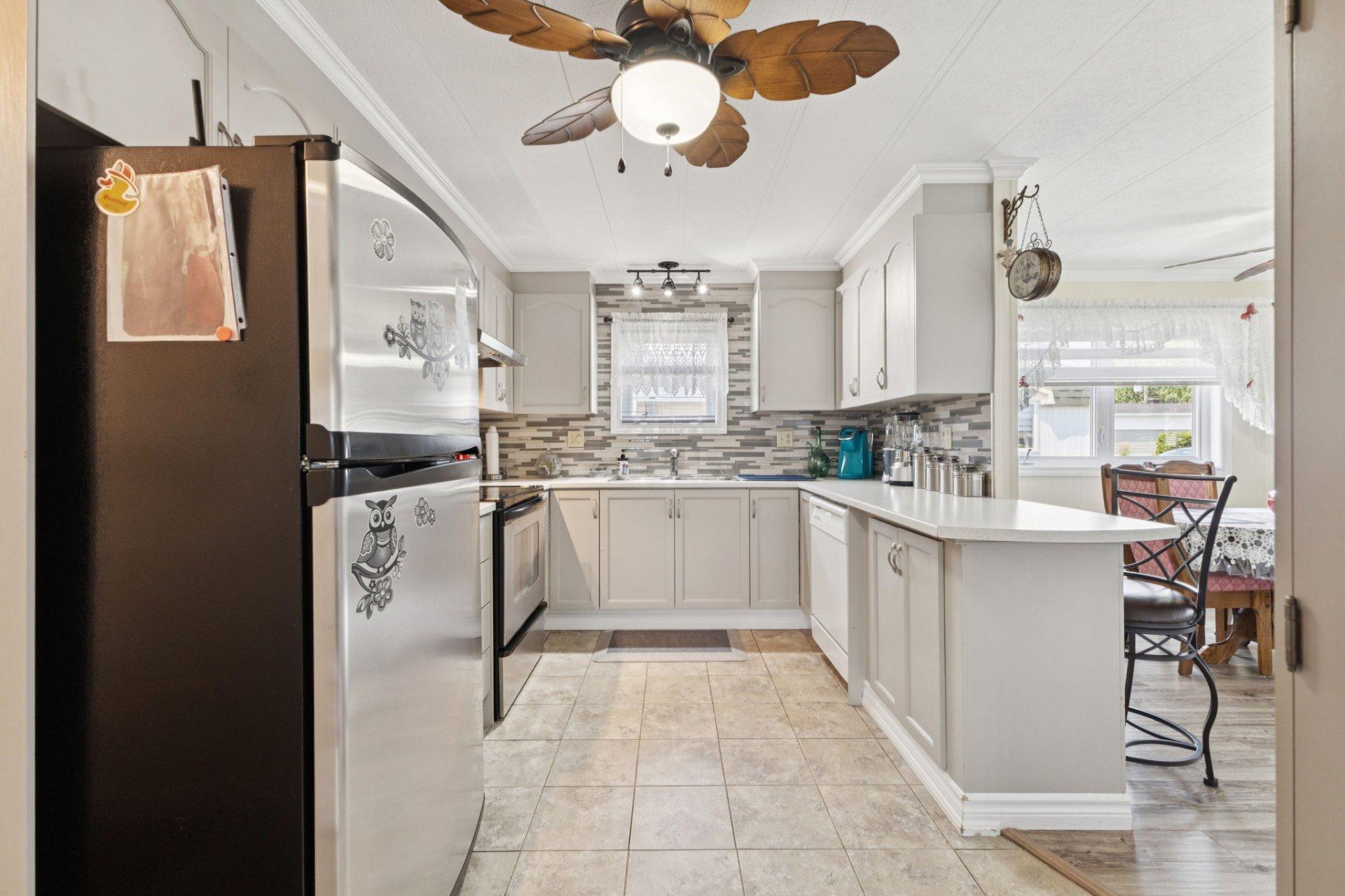 









43


10e Avenue O.

,
Gatineau (Gatineau),




QC
J8T6X9

