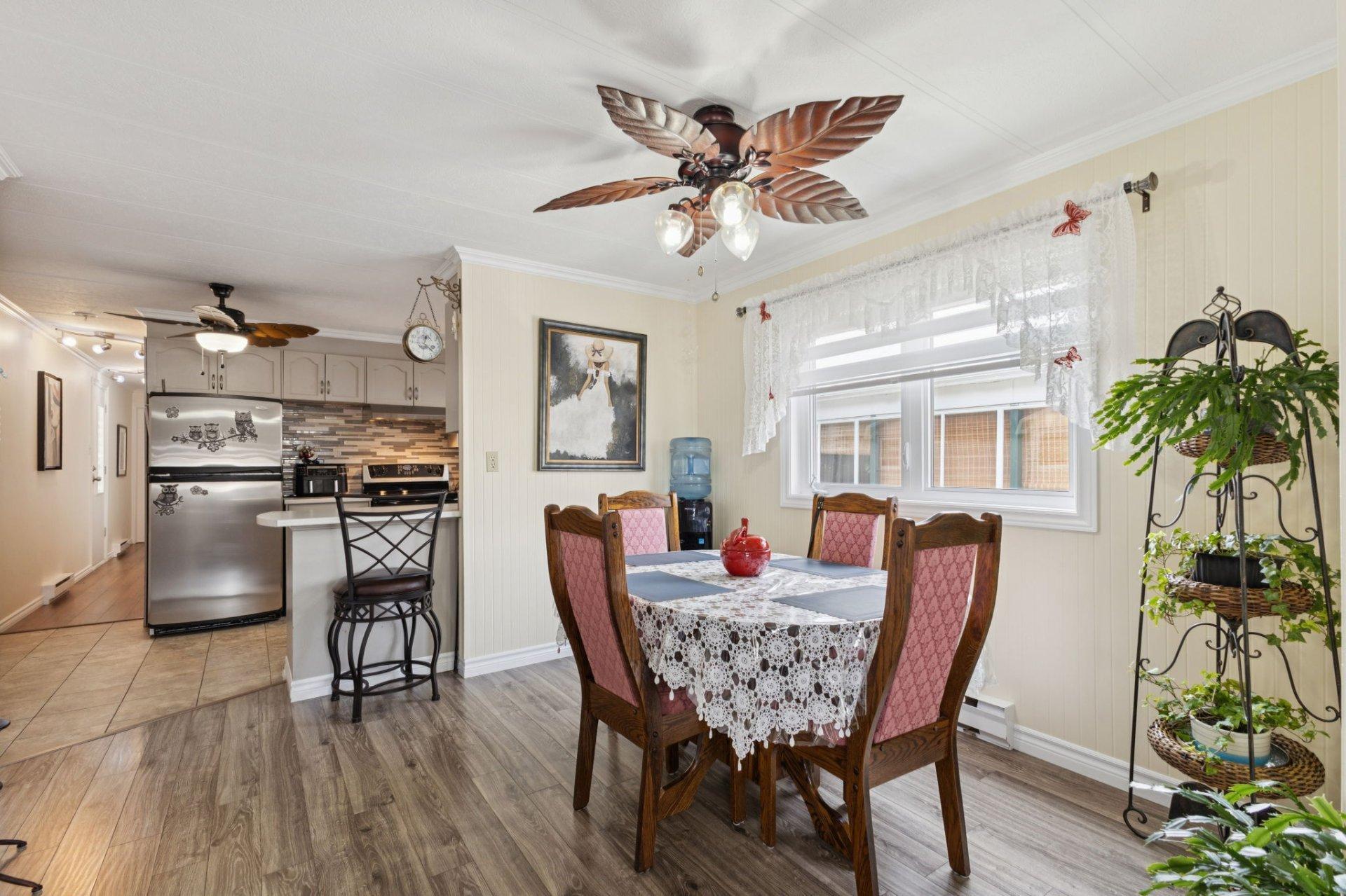 









43


10e Avenue O.

,
Gatineau (Gatineau),




QC
J8T6X9

