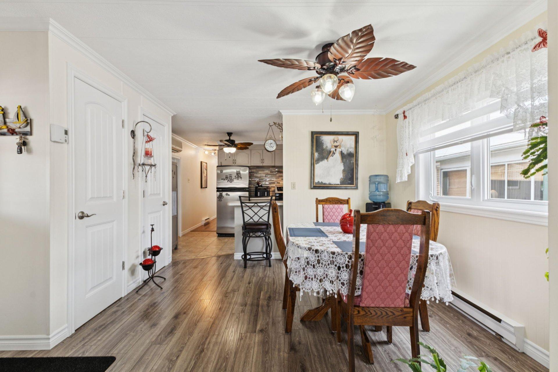 









43


10e Avenue O.

,
Gatineau (Gatineau),




QC
J8T6X9

