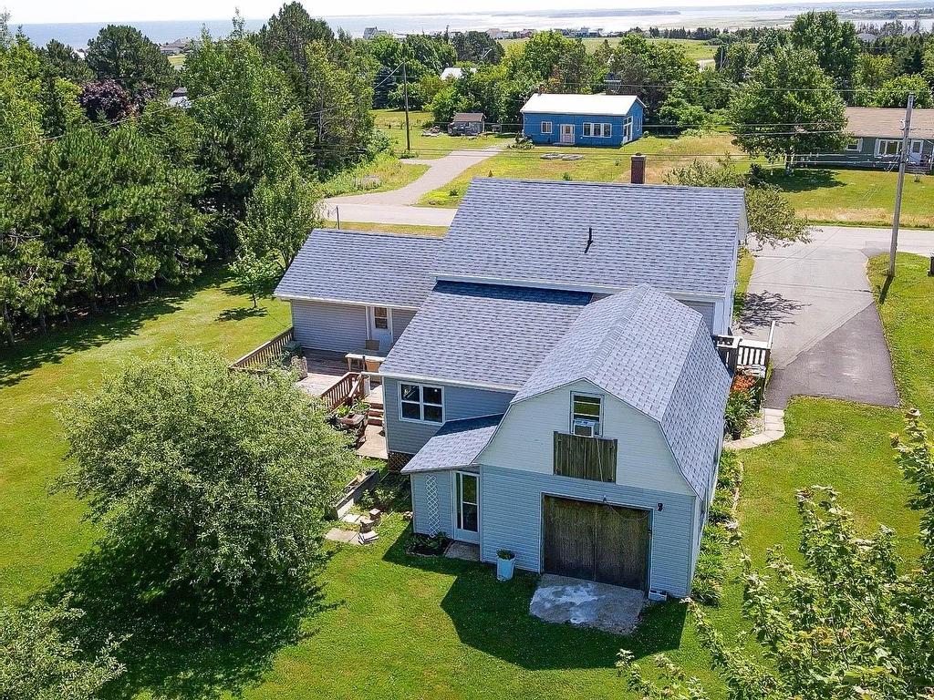 












65 Gulf View Crescent

,
North Rustico,




PE
C0A 1N0

