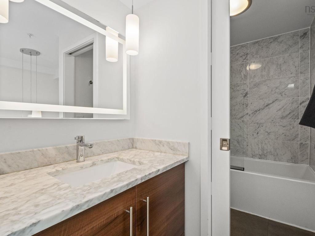 












319 5662 Roberts Street

,
Halifax,




NS
B3K 0E3

