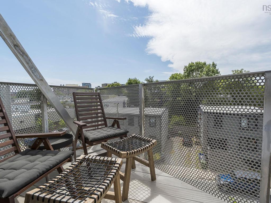 












319 5662 Roberts Street

,
Halifax,




NS
B3K 0E3

