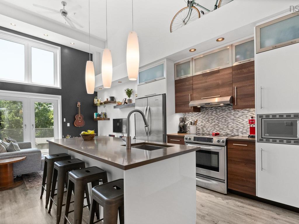 












319 5662 Roberts Street

,
Halifax,




NS
B3K 0E3

