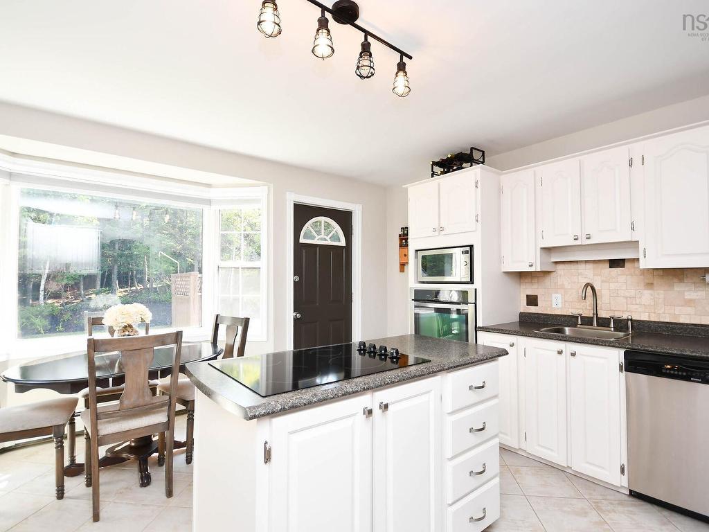 












31 Barry Crescent

,
Herring Cove,




NS
B3R 2L7

