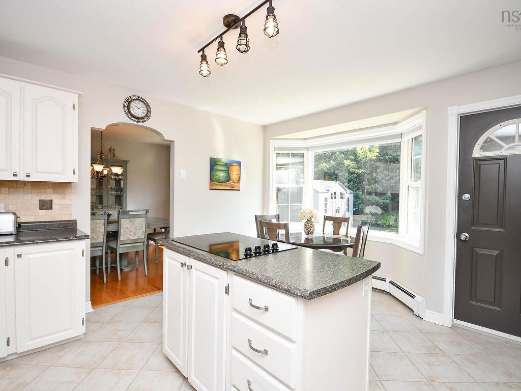 












31 Barry Crescent

,
Herring Cove,




NS
B3R 2L7

