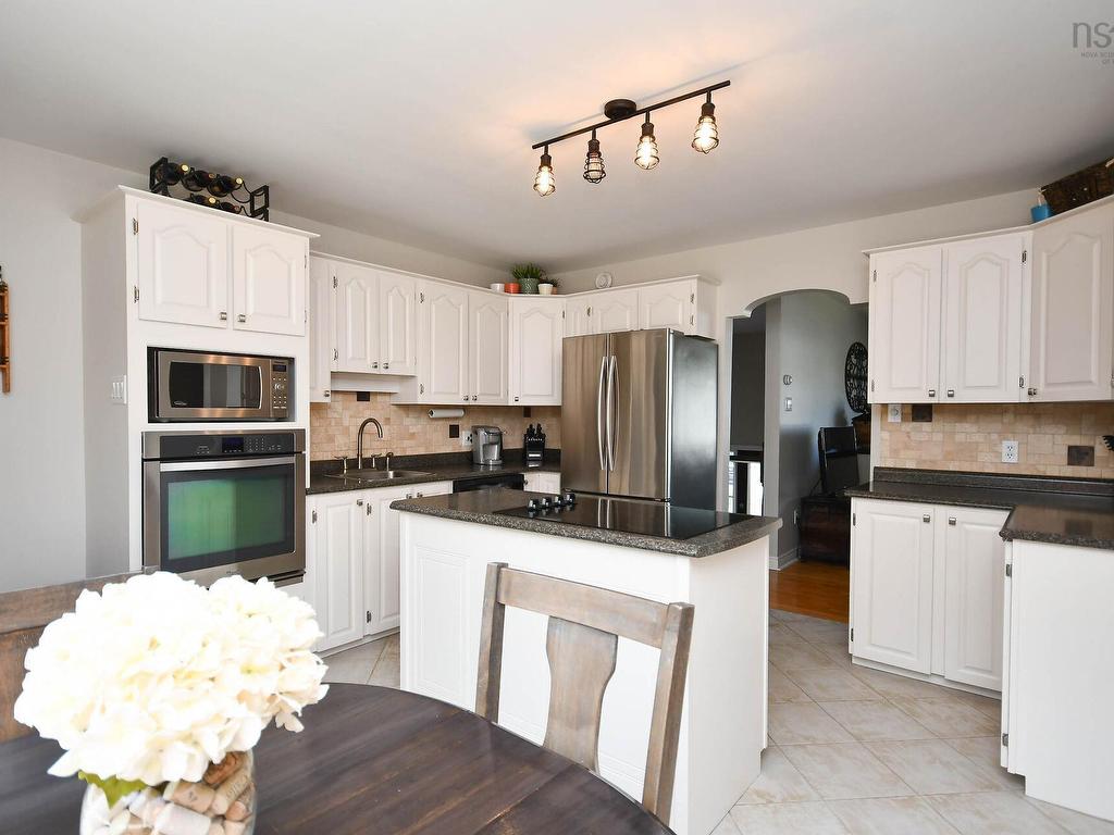 












31 Barry Crescent

,
Herring Cove,




NS
B3R 2L7


