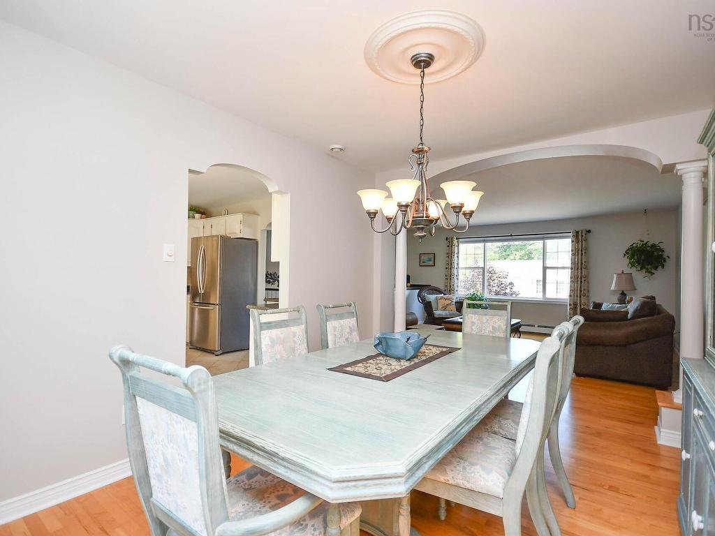 












31 Barry Crescent

,
Herring Cove,




NS
B3R 2L7

