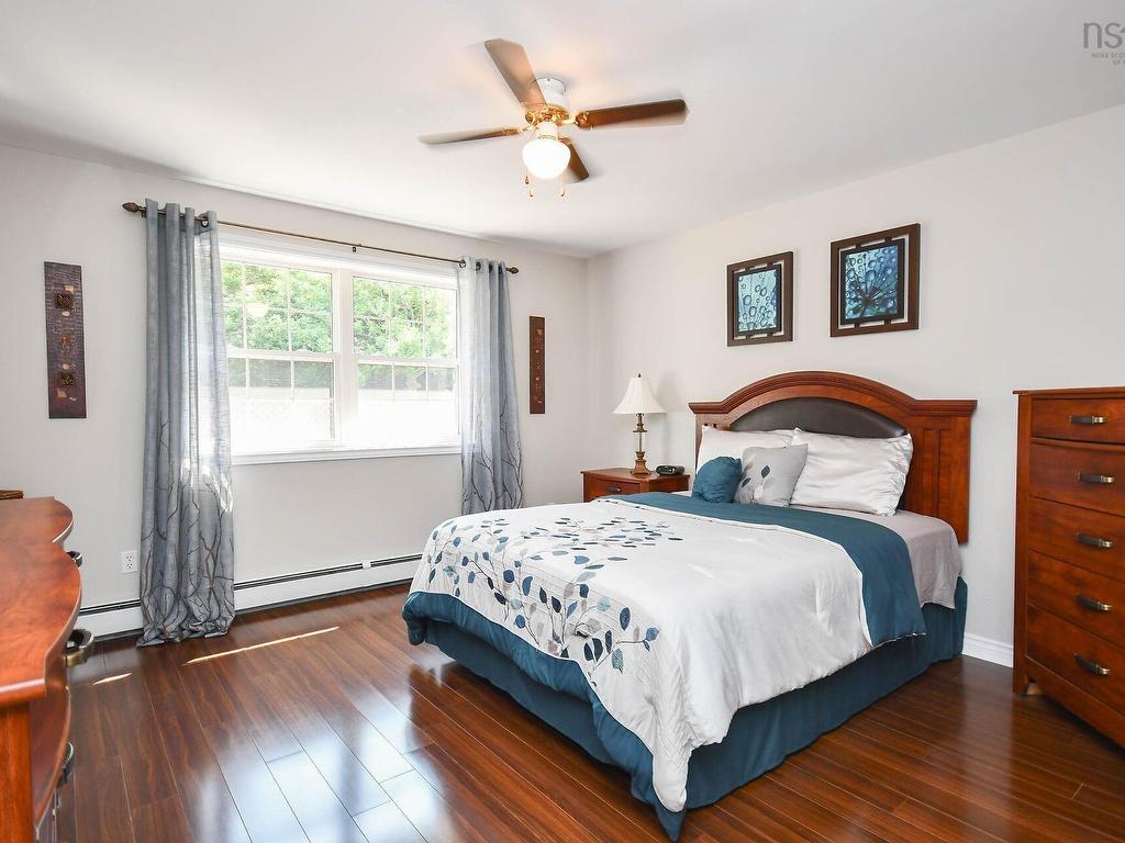












31 Barry Crescent

,
Herring Cove,




NS
B3R 2L7

