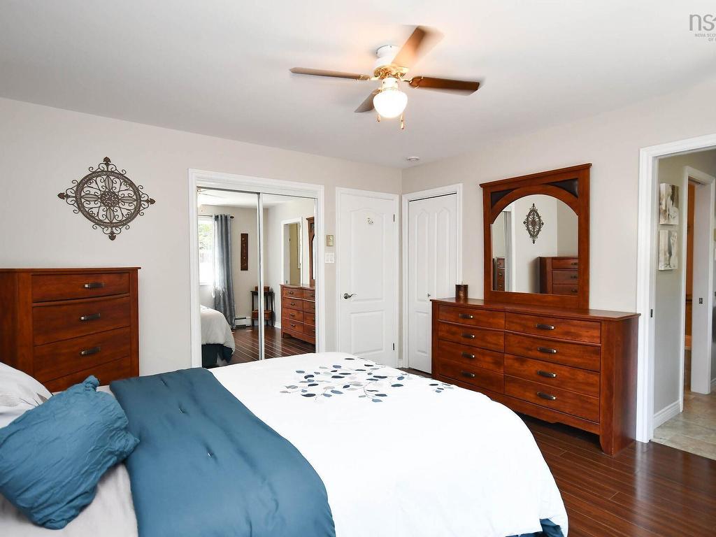 












31 Barry Crescent

,
Herring Cove,




NS
B3R 2L7

