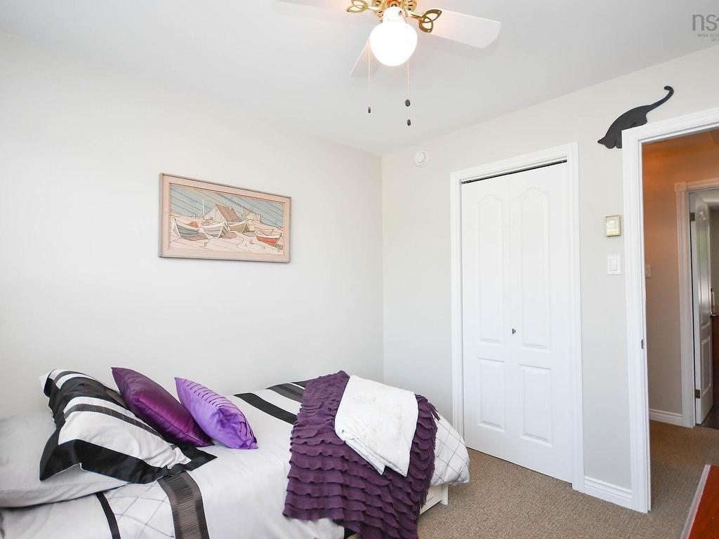 












31 Barry Crescent

,
Herring Cove,




NS
B3R 2L7

