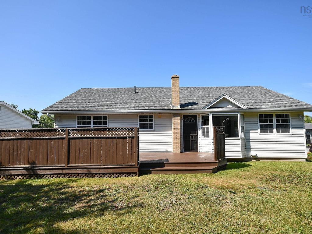 












31 Barry Crescent

,
Herring Cove,




NS
B3R 2L7

