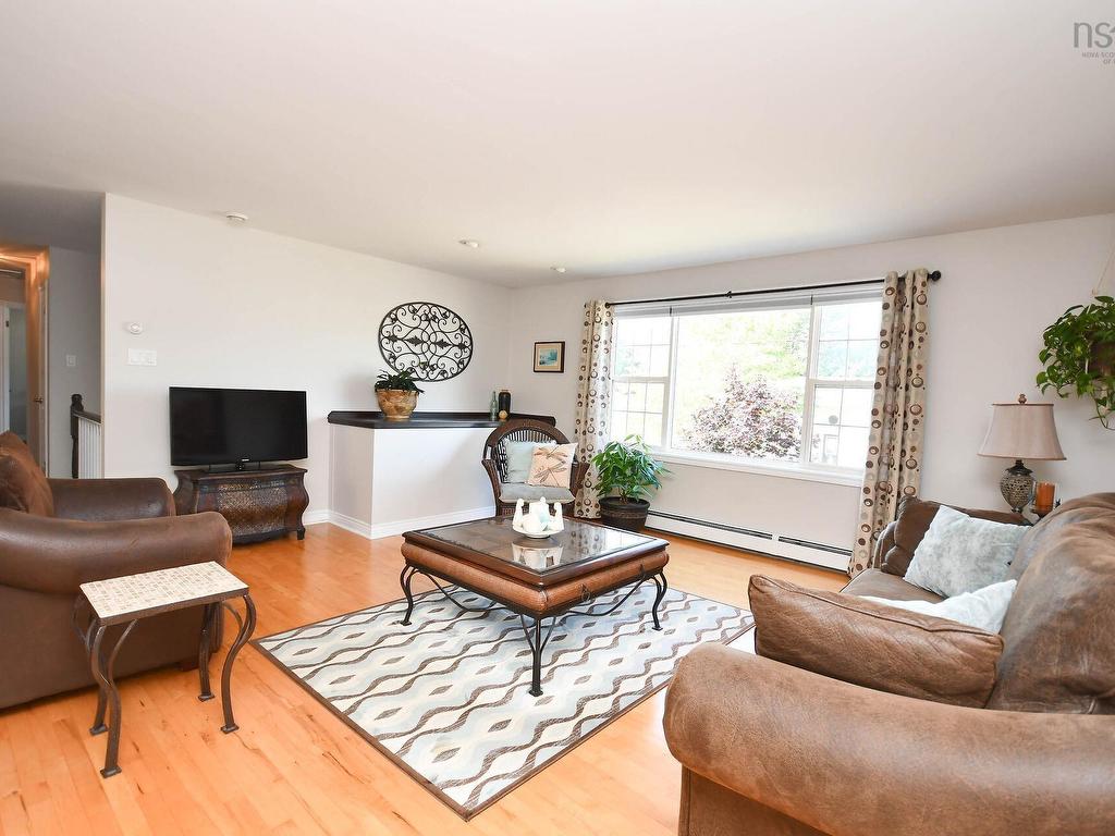 












31 Barry Crescent

,
Herring Cove,




NS
B3R 2L7

