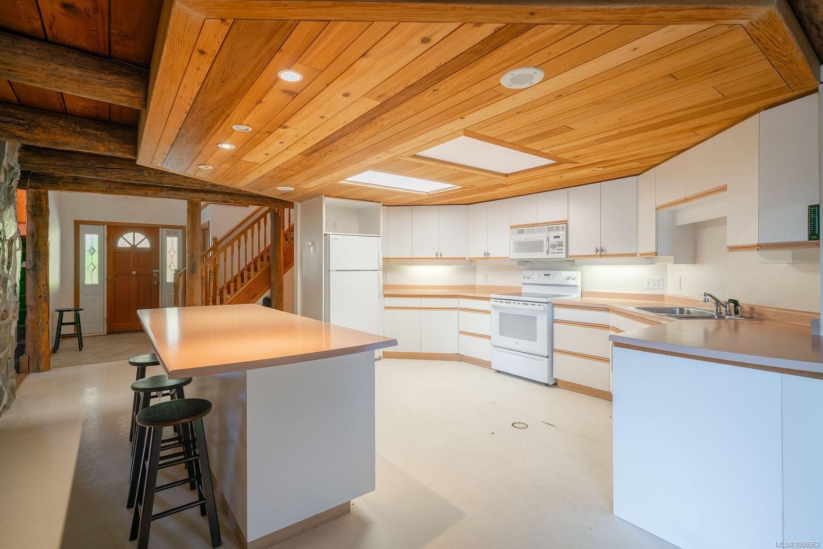 









300&304


DEER

Rd,
Lake Cowichan,




BC
V0R 2G0

