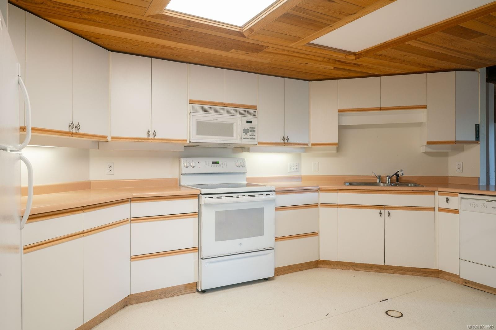 









300&304


DEER

Rd,
Lake Cowichan,




BC
V0R 2G0

