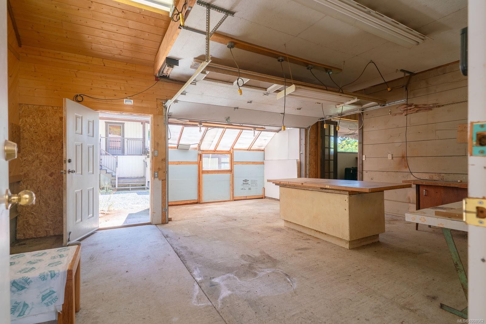 









300&304


DEER

Rd,
Lake Cowichan,




BC
V0R 2G0

