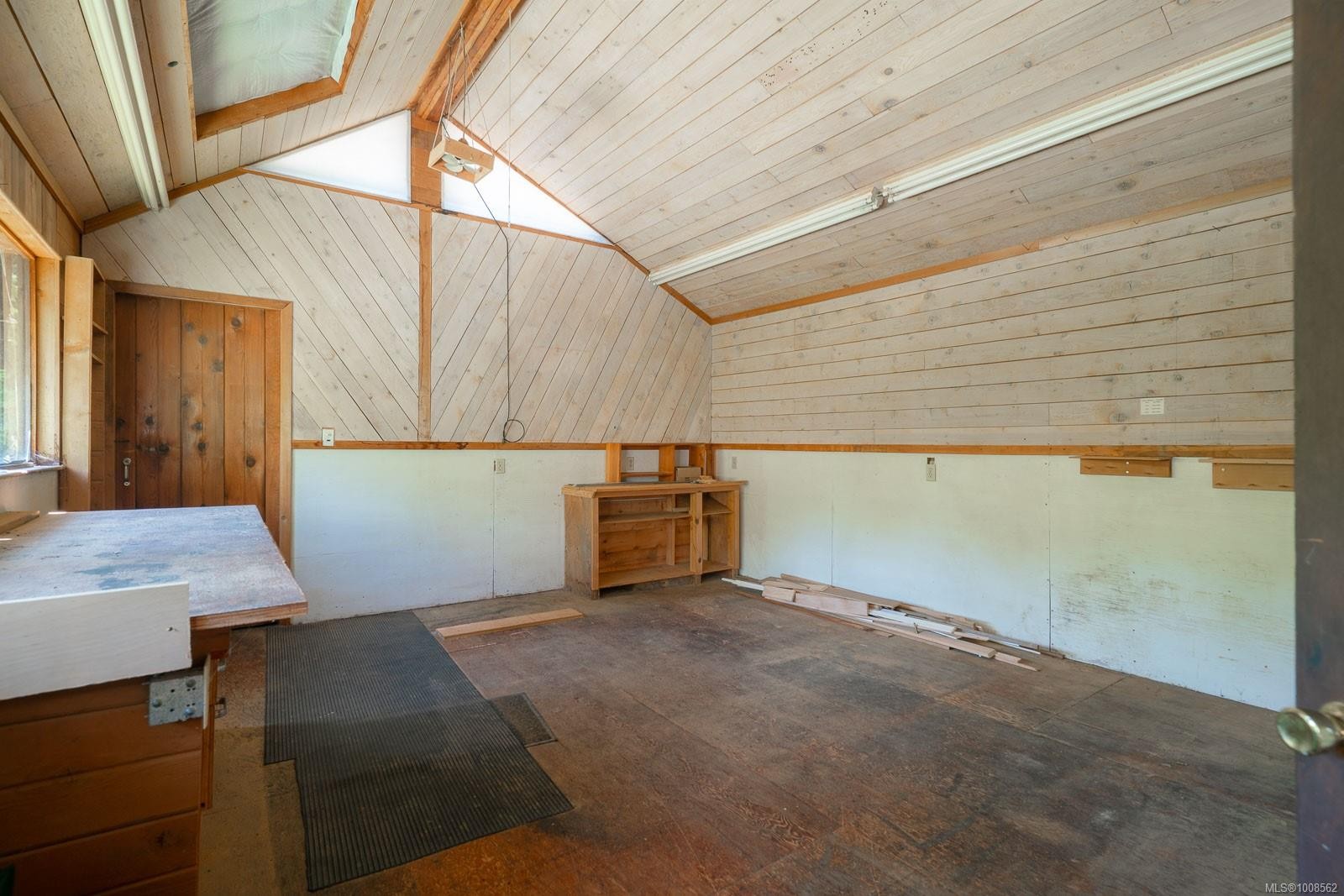 









300&304


DEER

Rd,
Lake Cowichan,




BC
V0R 2G0

