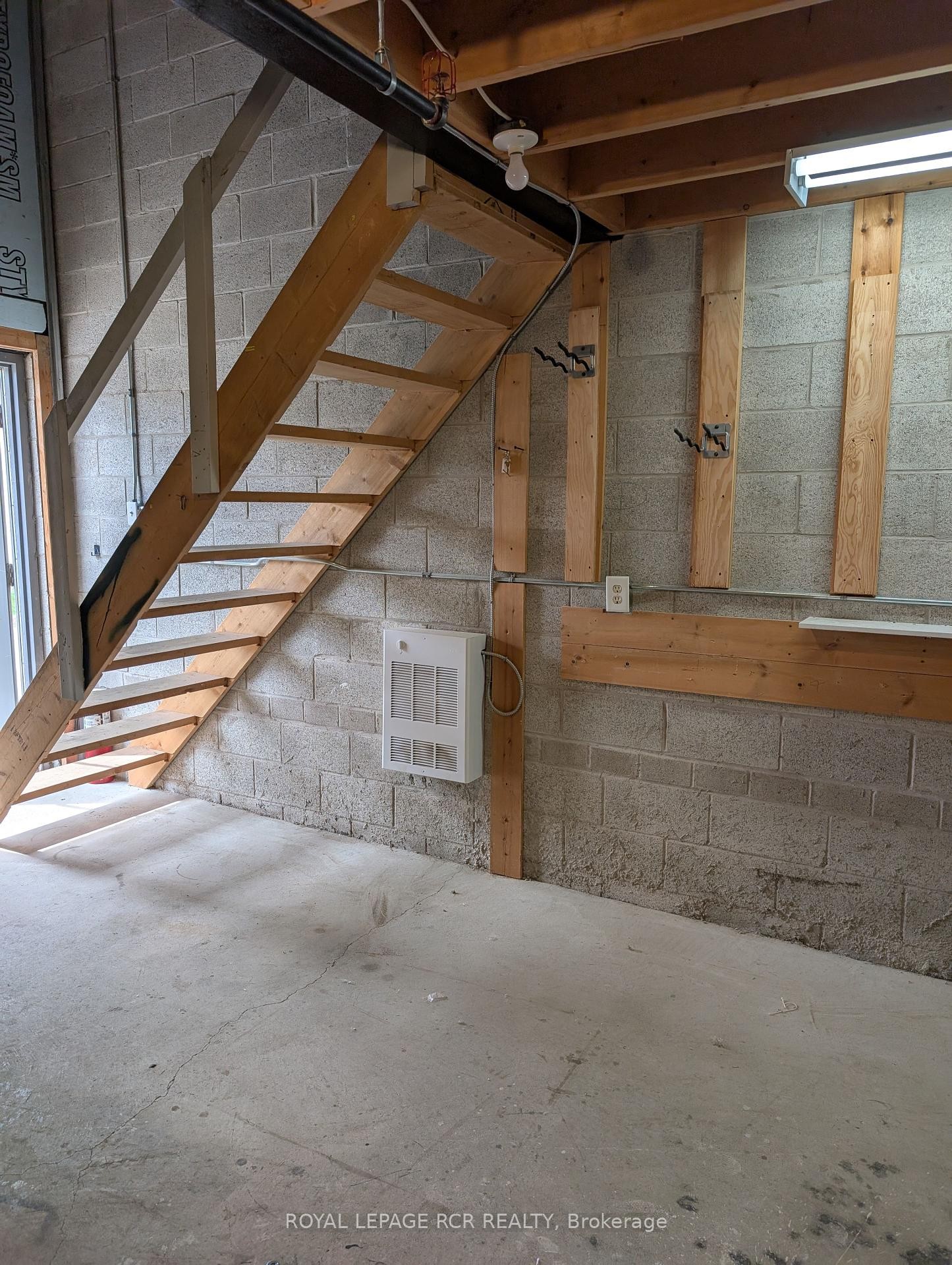 









169


Dufferin

Street South, 32s,
New Tecumseth,




ON
L9R 1E6

