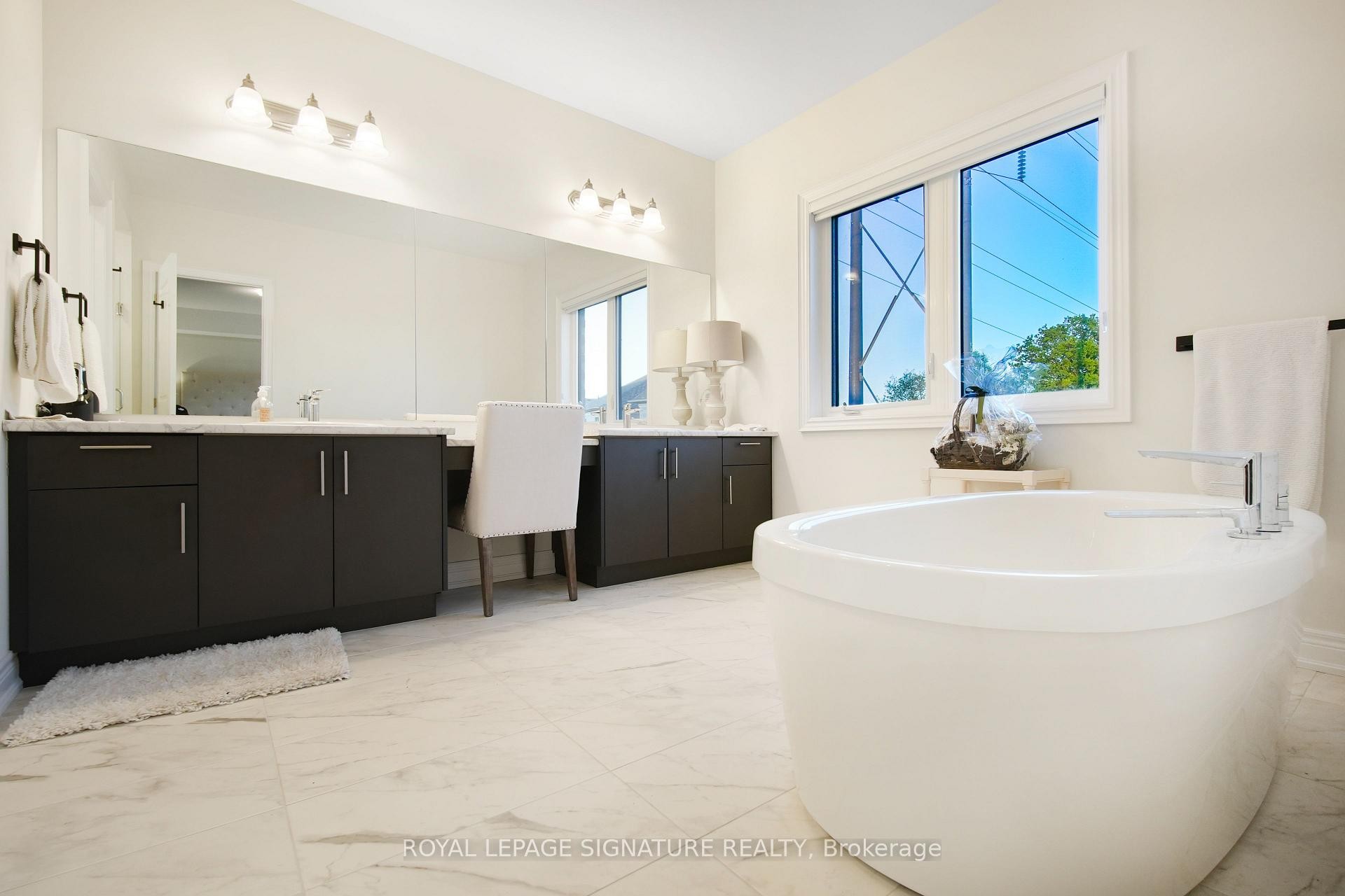 









2406


Charles Cornwall

Avenue,
Oakville,




ON
L6M 5M4

