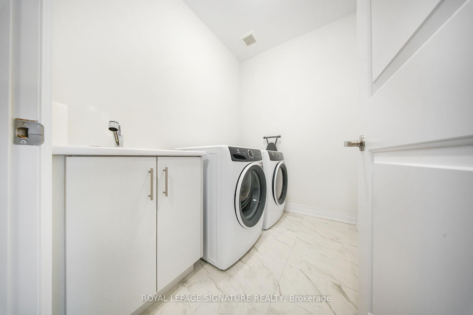 









2406


Charles Cornwall

Avenue,
Oakville,




ON
L6M 5M4

