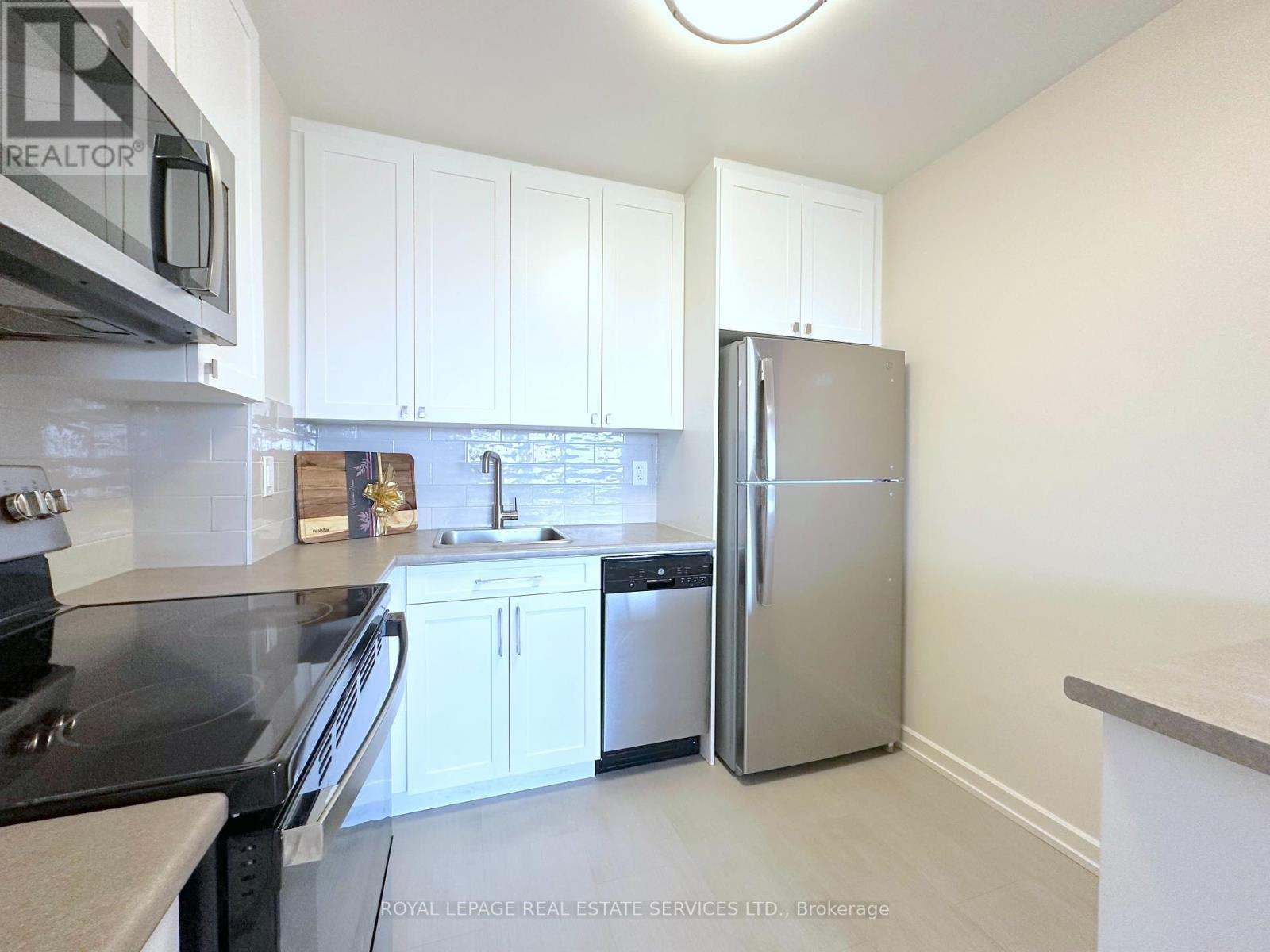 












2019 - 30 DENTON AVENUE

,
Toronto,




Ontario
M1L4P2

