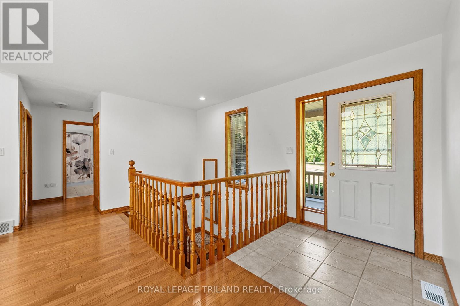 












22164 DUNDONALD ROAD

,
Southwest Middlesex,







Ontario
N0L1M0

