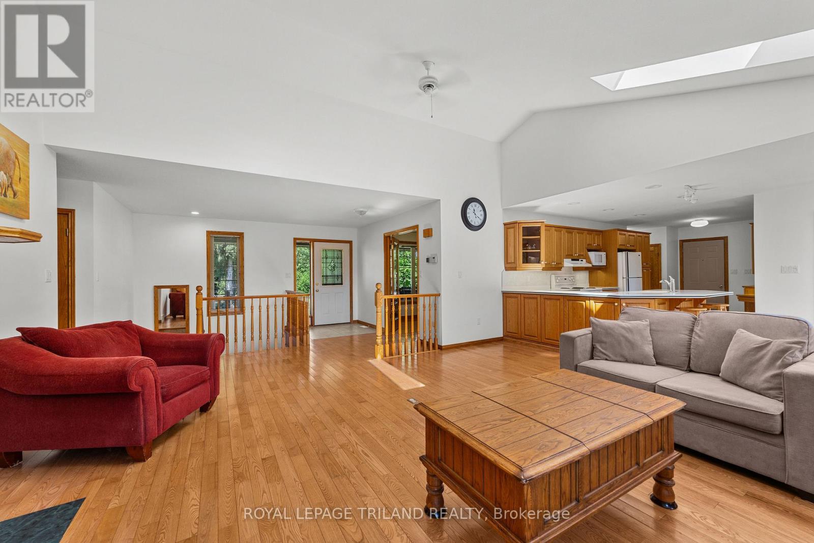












22164 DUNDONALD ROAD

,
Southwest Middlesex,







Ontario
N0L1M0

