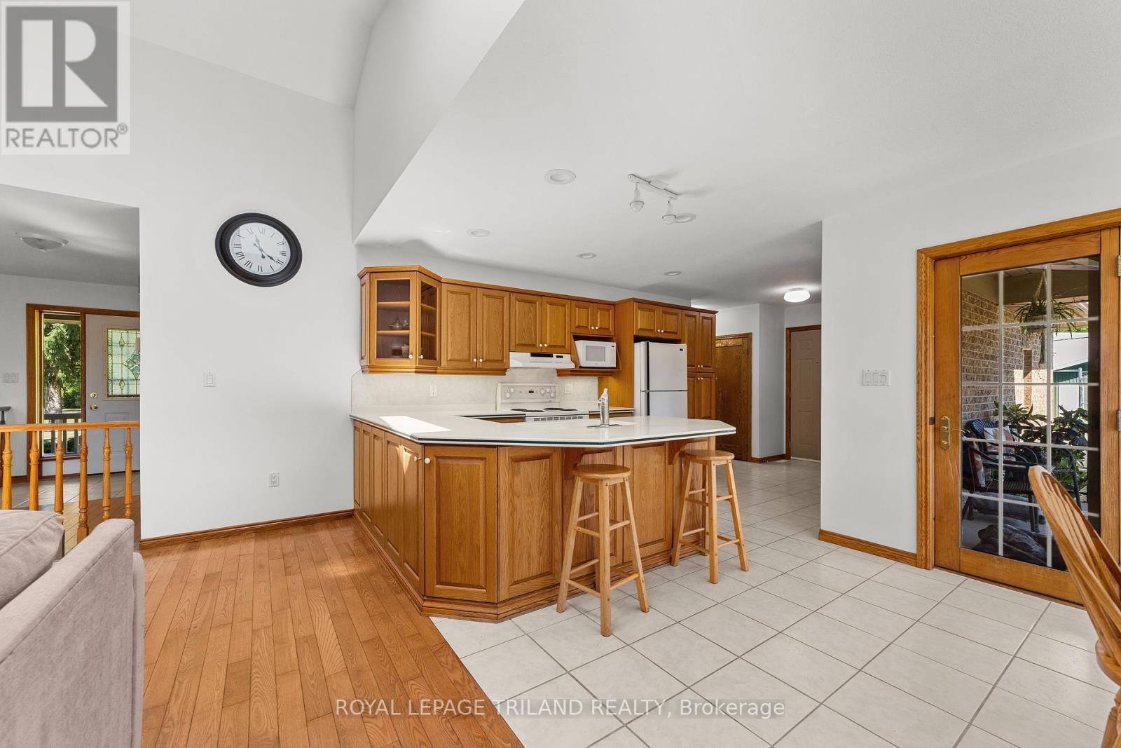












22164 DUNDONALD ROAD

,
Southwest Middlesex,







Ontario
N0L1M0

