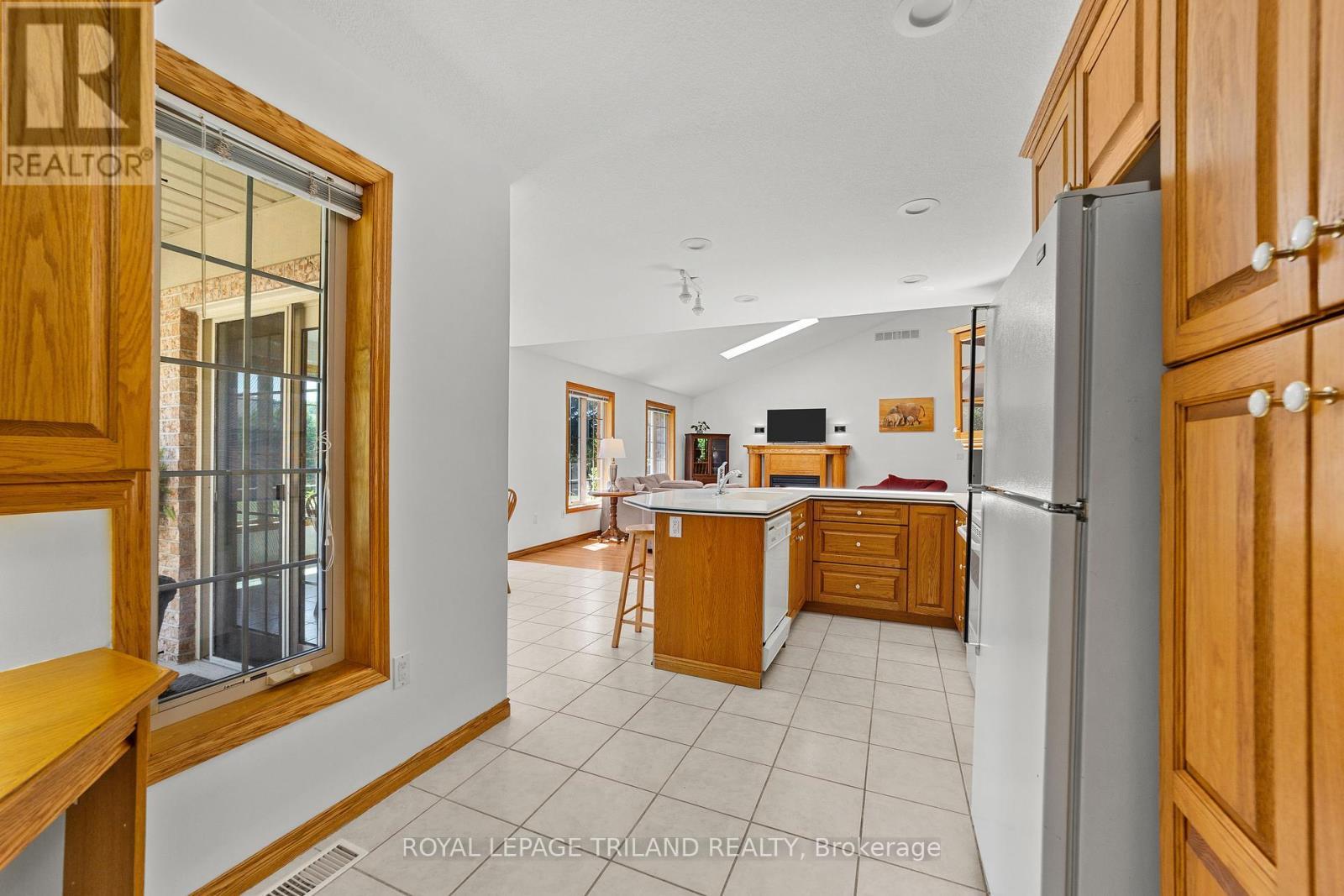 












22164 DUNDONALD ROAD

,
Southwest Middlesex,







Ontario
N0L1M0

