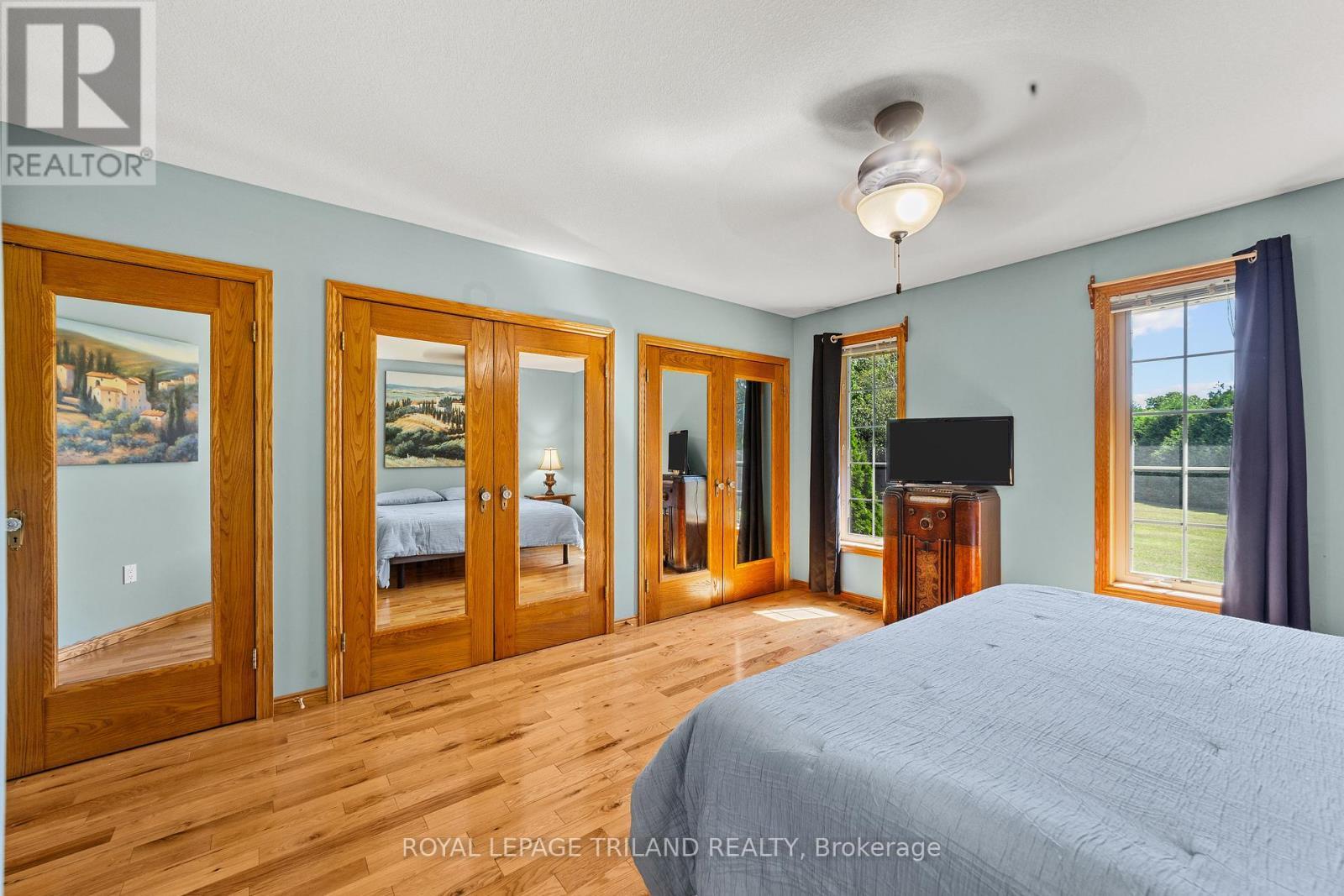 












22164 DUNDONALD ROAD

,
Southwest Middlesex,







Ontario
N0L1M0

