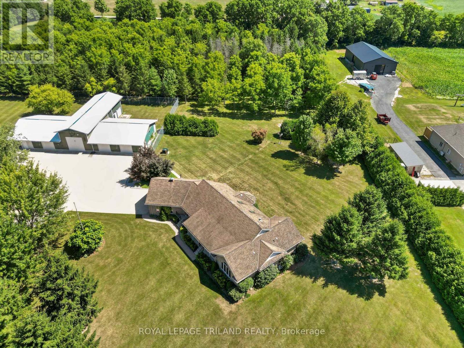 












22164 DUNDONALD ROAD

,
Southwest Middlesex,







Ontario
N0L1M0

