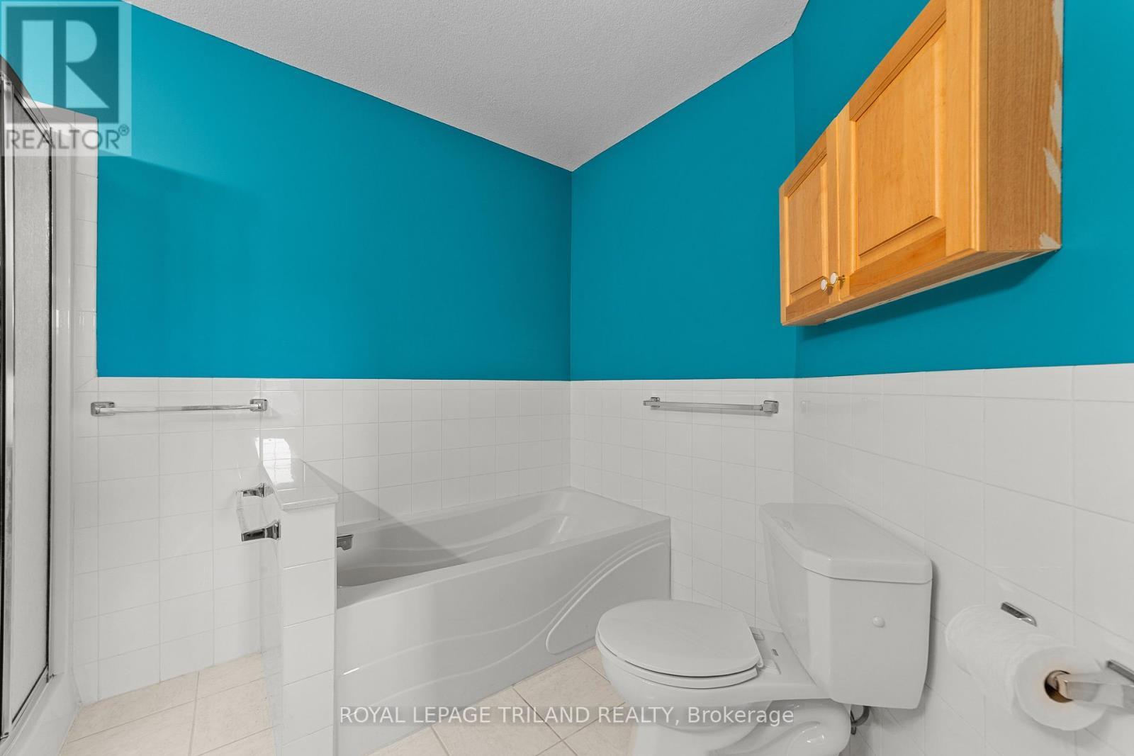 












22164 DUNDONALD ROAD

,
Southwest Middlesex,







Ontario
N0L1M0

