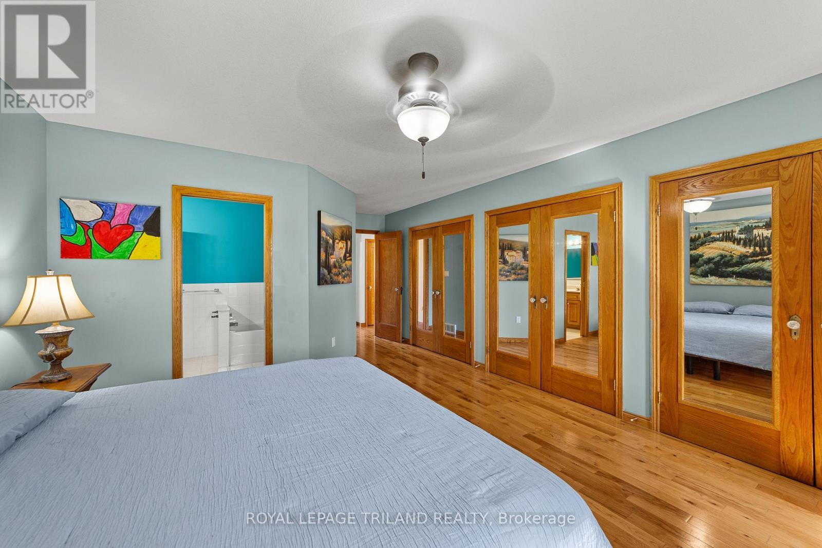 












22164 DUNDONALD ROAD

,
Southwest Middlesex,







Ontario
N0L1M0

