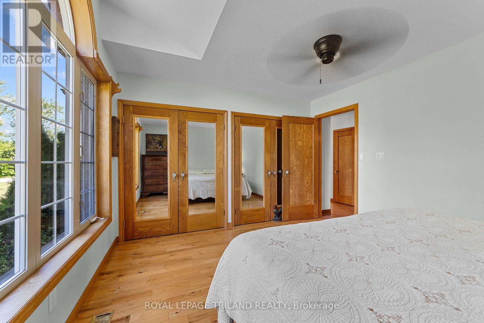 












22164 DUNDONALD ROAD

,
Southwest Middlesex,







Ontario
N0L1M0

