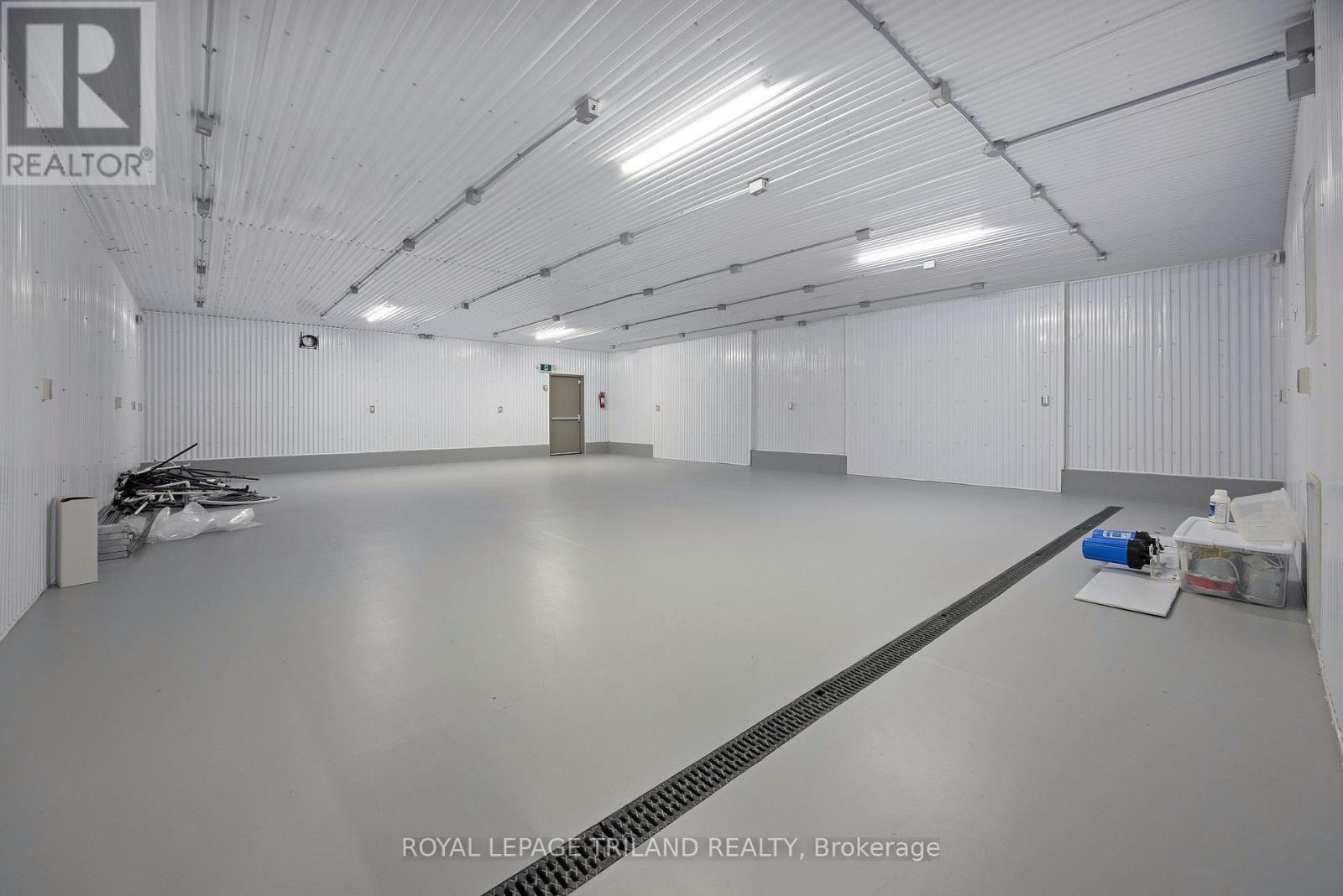 












22164 DUNDONALD ROAD

,
Southwest Middlesex,







Ontario
N0L1M0

