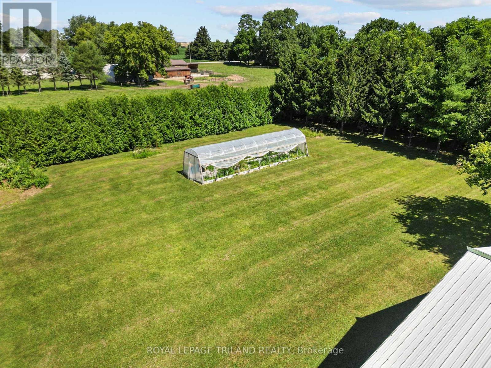












22164 DUNDONALD ROAD

,
Southwest Middlesex,







Ontario
N0L1M0

