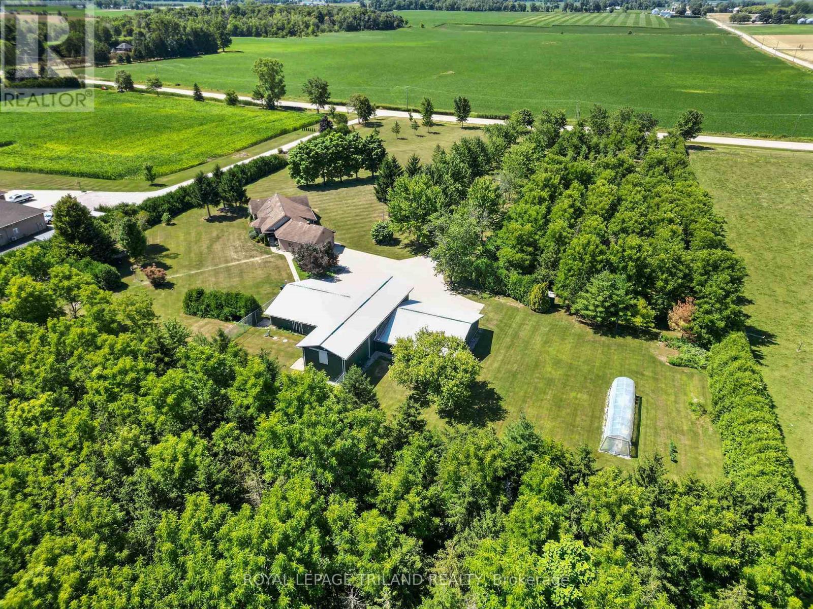 












22164 DUNDONALD ROAD

,
Southwest Middlesex,







Ontario
N0L1M0

