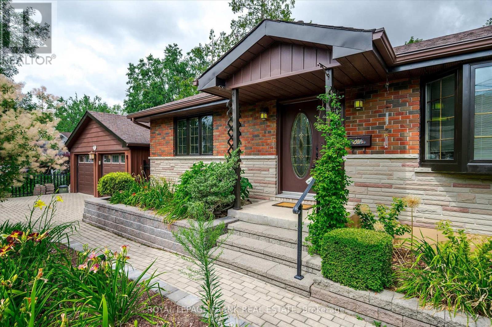 












256 SHERIN AVENUE

,
Peterborough South (East),




Ontario
K9J1B6

