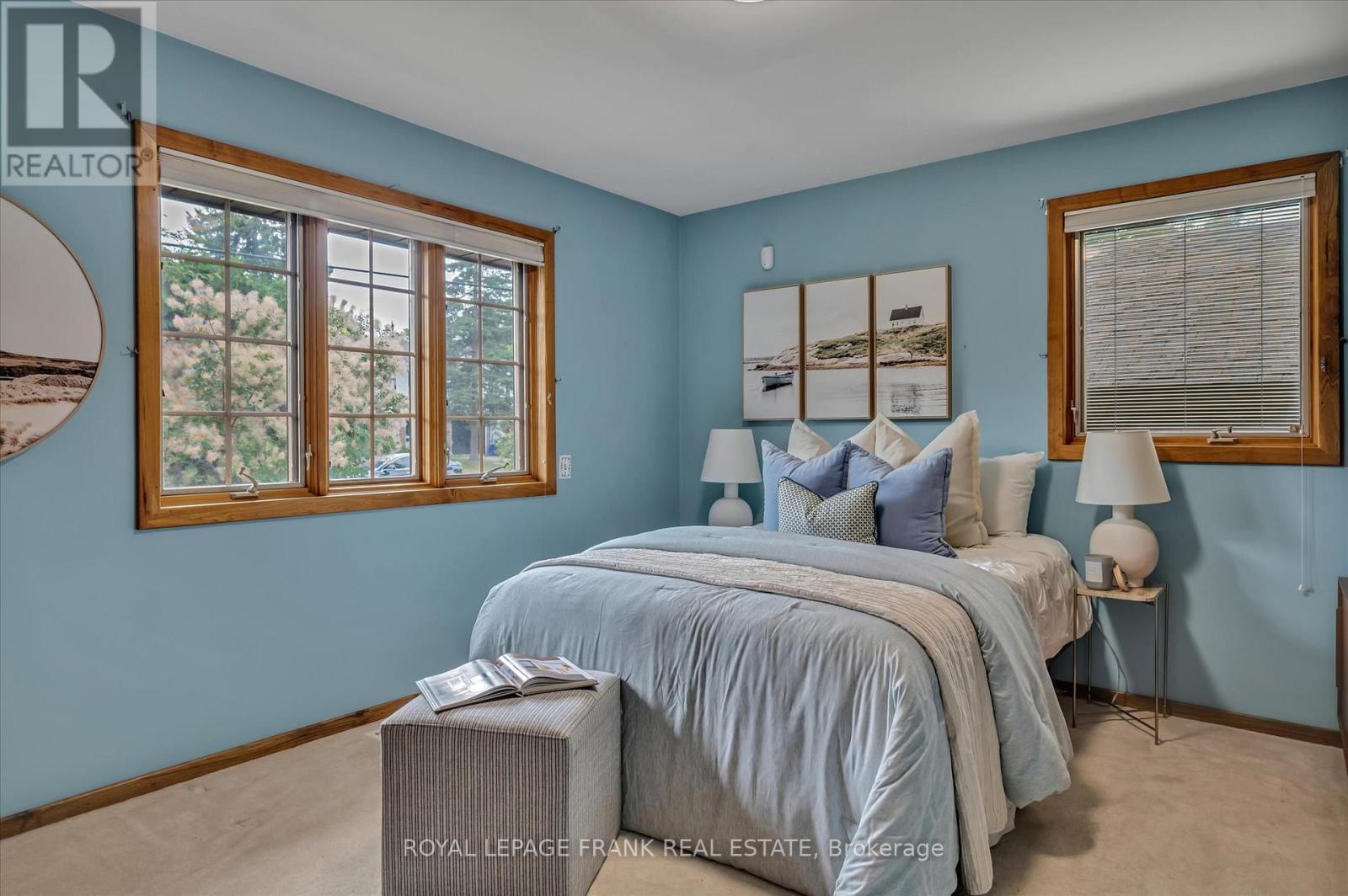












256 SHERIN AVENUE

,
Peterborough South (East),




Ontario
K9J1B6

