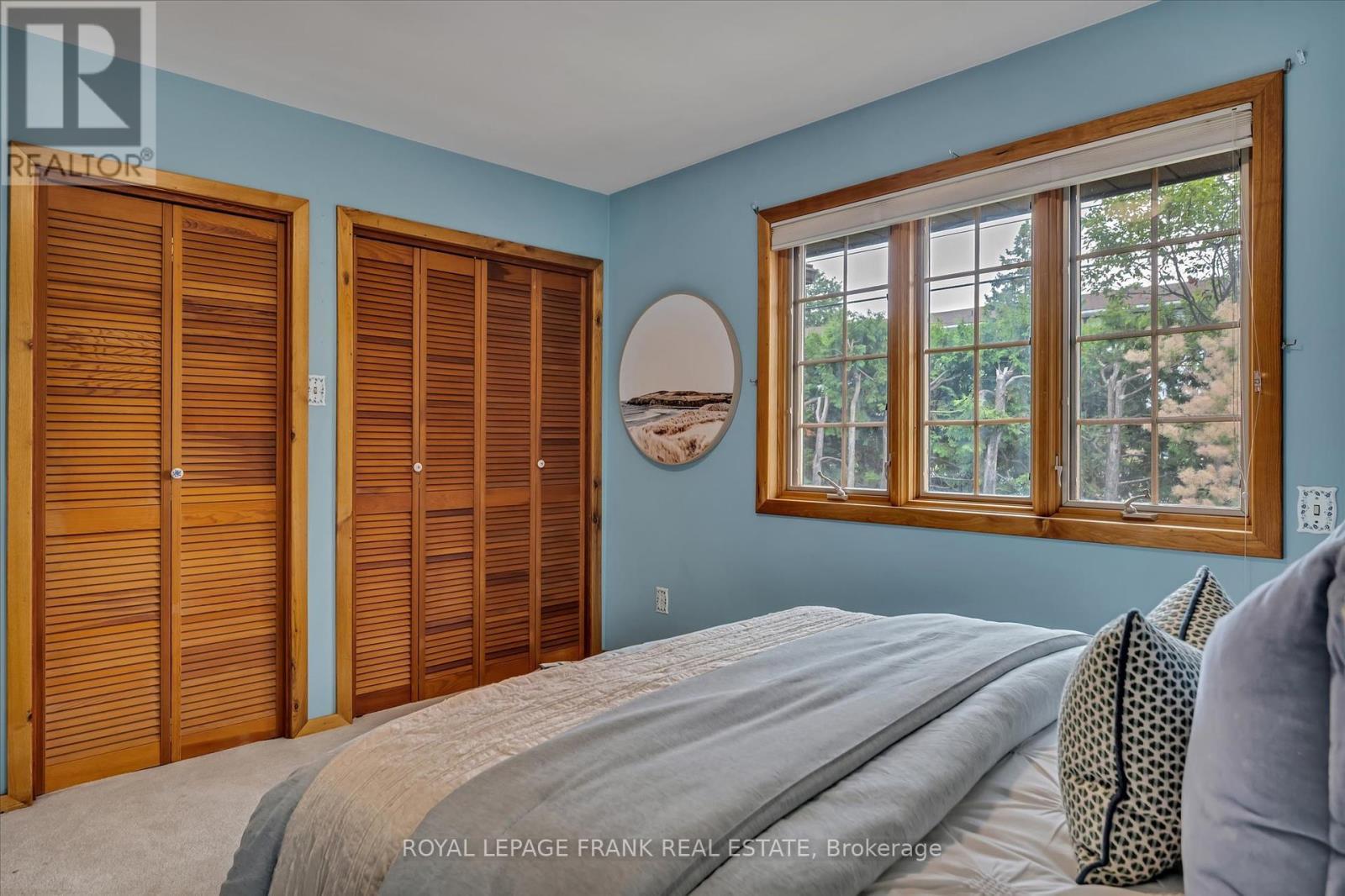 












256 SHERIN AVENUE

,
Peterborough South (East),




Ontario
K9J1B6


