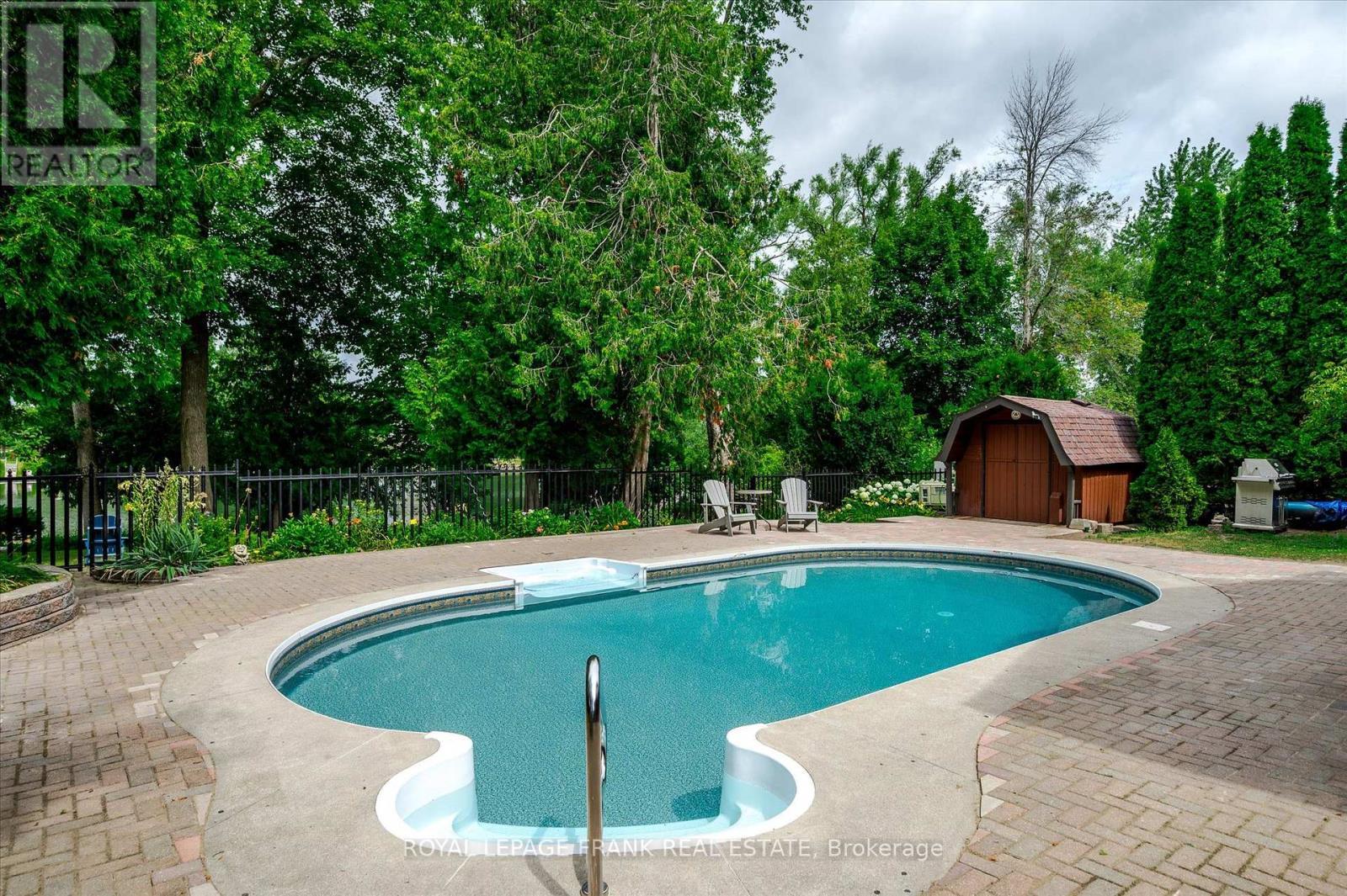 












256 SHERIN AVENUE

,
Peterborough South (East),




Ontario
K9J1B6

