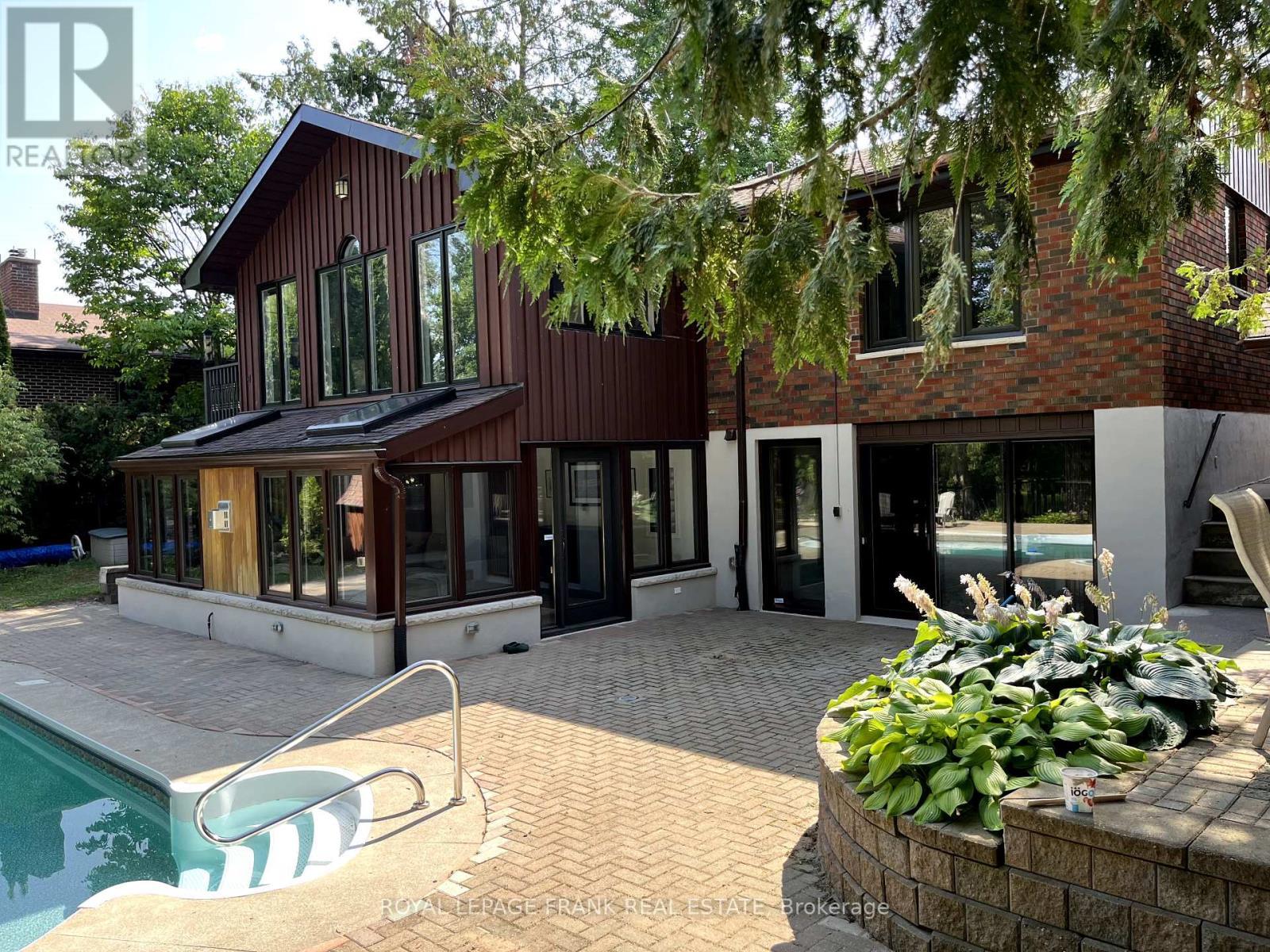 












256 SHERIN AVENUE

,
Peterborough South (East),




Ontario
K9J1B6

